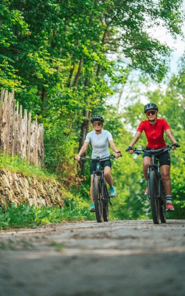 Zwei Fahrradfahrer | © HERB- Media vGmbH