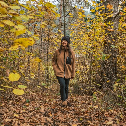 Spaziergang durch herbstlichen Wald | © HERB- Media vGmbH