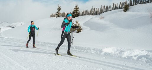 Zwei Langläufer auf der Piste | © HERB- Media vGmbH