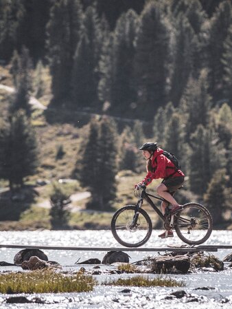 Mountainbiking am See | © Manuel Kottersteger