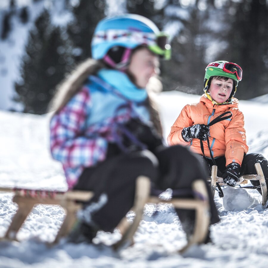 Kinder beim Rodeln | © Manuel Kottersteger