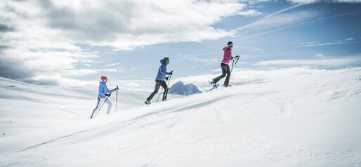 Ciaspolata in paesaggio invernale | © Manuel Kottersteger