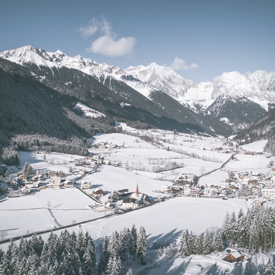 Dorf, Winter, Schnee, Talblick | © Kottersteger Manuel