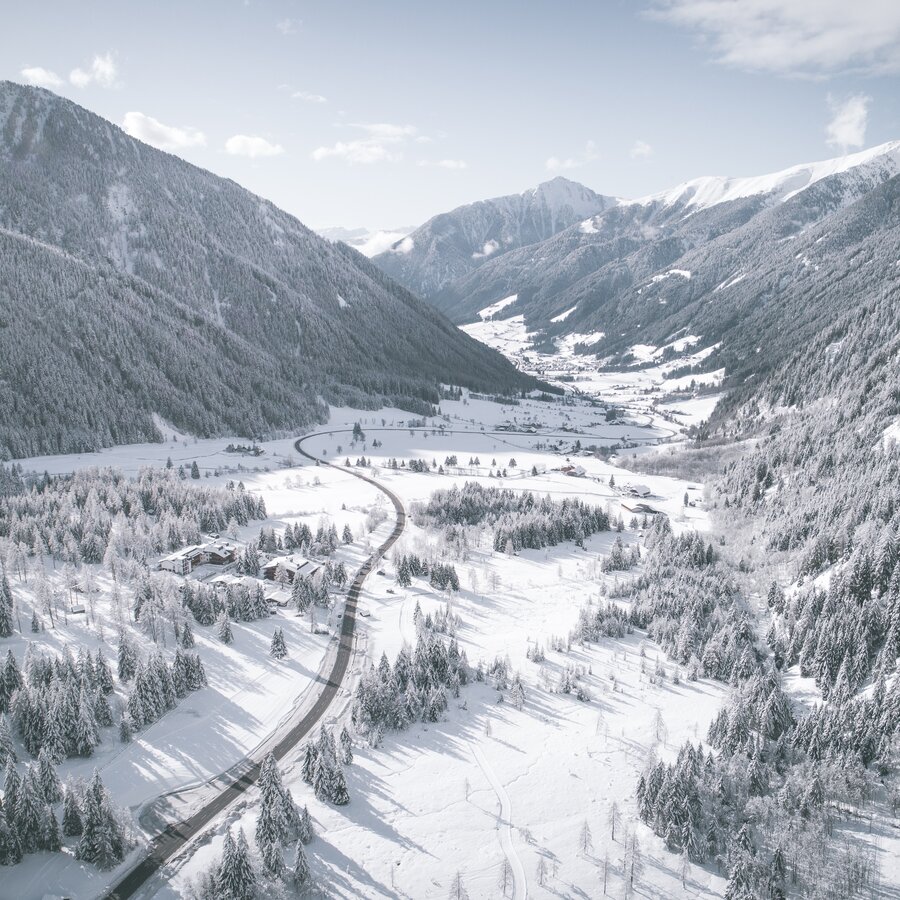 Dorf, Winter, Schnee, Talblick | © Kottersteger Manuel