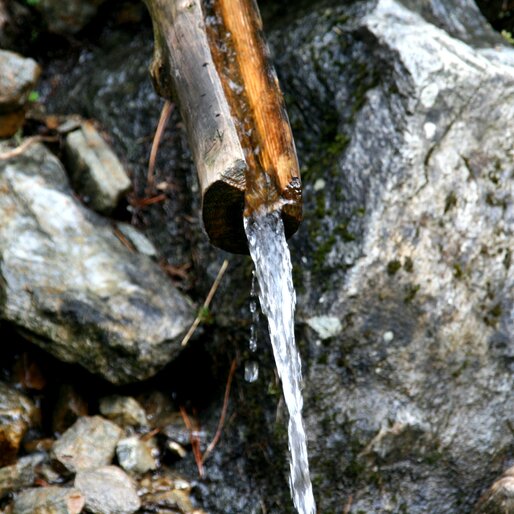 Brunnen am Lehrpfad der Seeumrundung | © Schuster Barbara