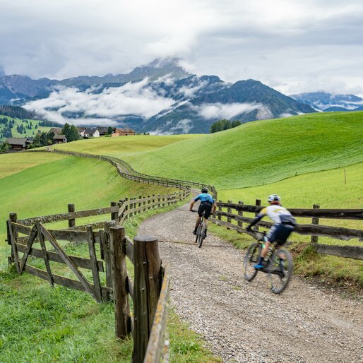 Zwei Teilnehmer beim bezwingen der Rennstrecke. | © Gianvito Coco